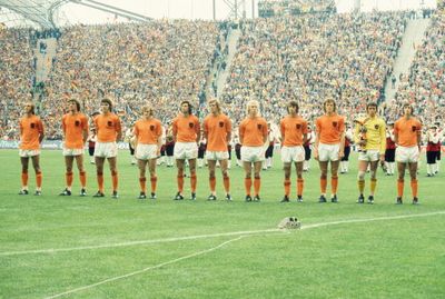 The 1974 Holland team line up in the final.