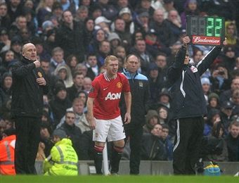 Paul Scholescame back like a ginger ghost.