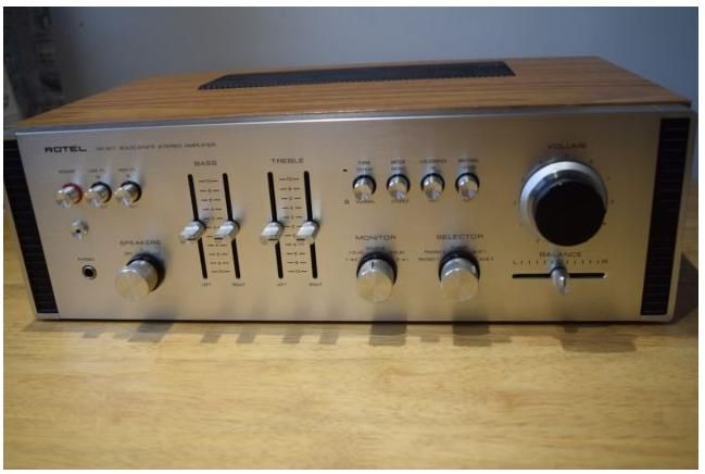 Rotel RA-611 Stereo Amplifier 01.jpg
